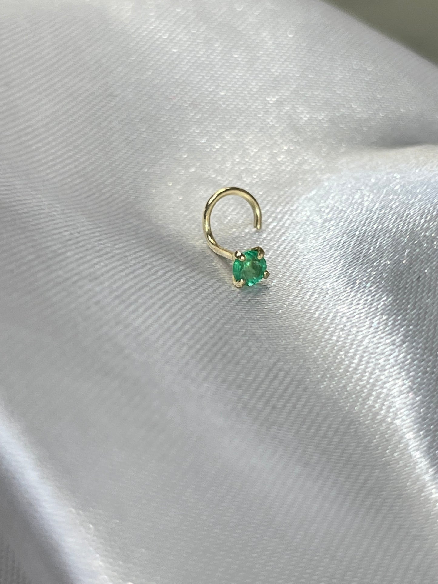 2.5mm Natural Round Colombian Emerald and Solid 14K Yellow Curved Nose Stud