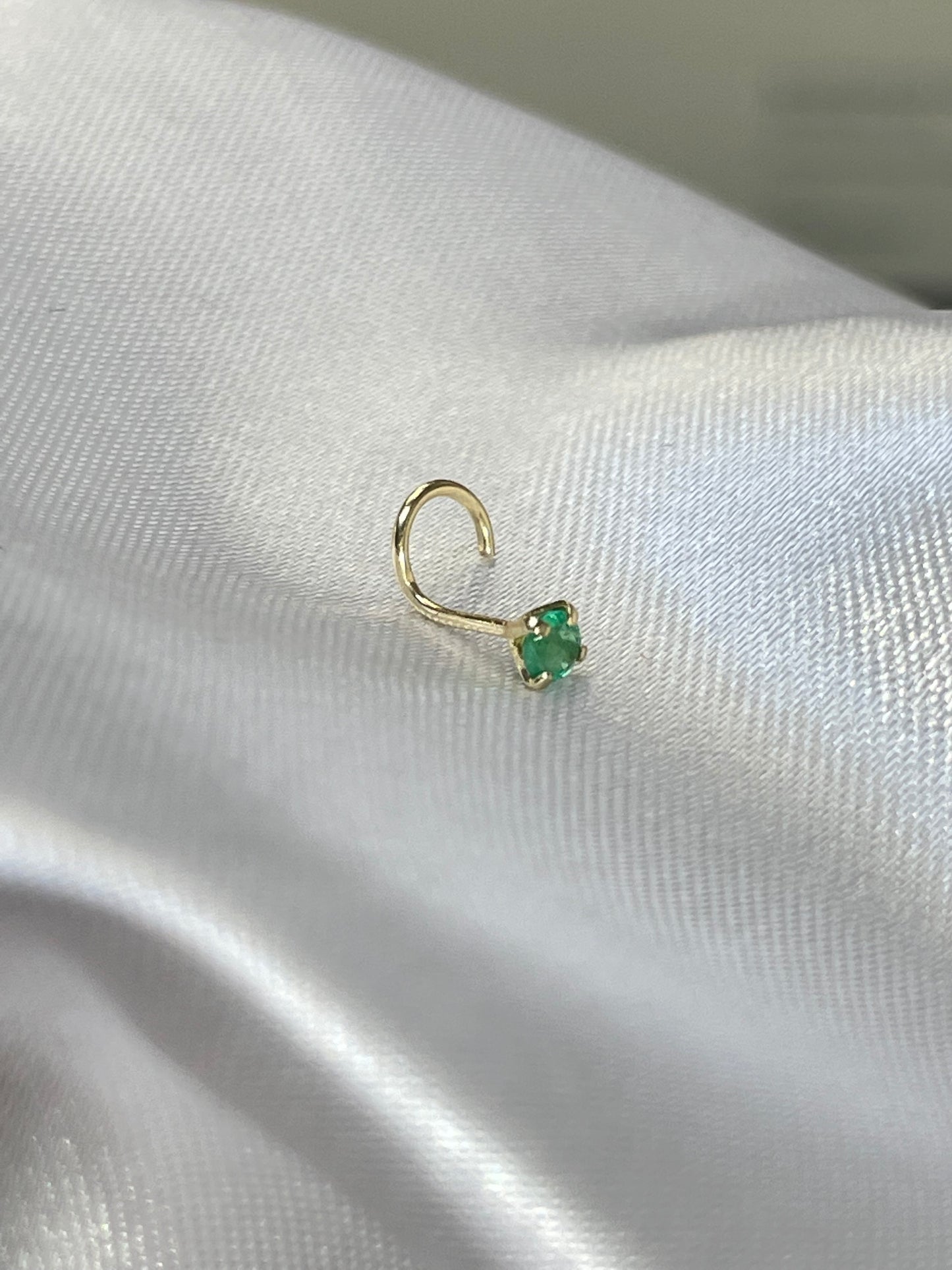 2.5mm Natural Round Colombian Emerald and Solid 14K Yellow Curved Nose Stud